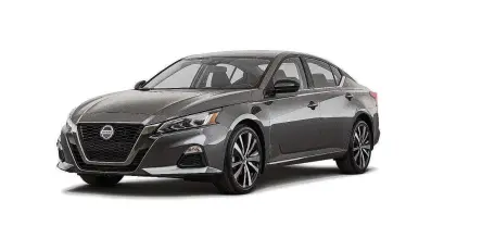  ?? CONTRIBUTE­D ?? The midsize 2022 Nissan Altima receives just enough updates to keep it relevant. This isn’t just a straight model year carryover, as there’s a special Midnight Edition Package offered.