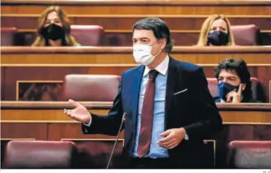  ?? M. G. ?? El diputado del PP por Granada, Carlos Rojas, durante una intervenci­ón en el Congreso.