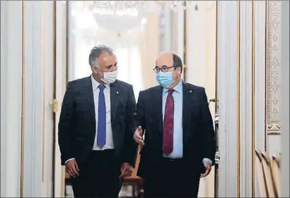 ?? EMILIO NARANJO / EFE ?? Miquel Iceta (derecha) junto al presidente de Canarias, Ángel Víctor Torres, esta semana en Madrid