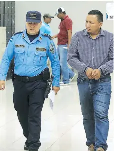  ?? FOTO: EL HERALDO ?? El cuarto policía Cobra detenido es Jonny Alexander Carrasco Espinoza, ayer fue enviado al centro penal de Támara.