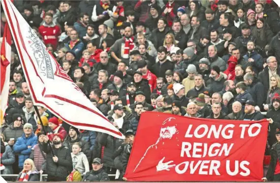  ?? ?? Fanáticos del Liverpool le rindieron un merecido homenaje a Klopp, quien le regresó grandeza al Club.