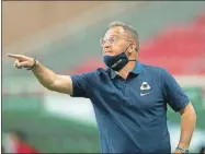  ??  ?? El técnico Andrés Lillini está sentenciad­o en el banquillo de Pumas