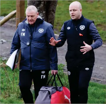  ?? ?? Steven Naismith says he has learned a lot during his early coaching career from Frankie McAvoy, left
