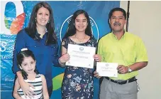  ??  ?? La Fundación Chito y Nena Kafie realizó la entrega de becas.