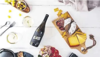  ?? ?? ‘ALIATS TINTO 2022’. Es uno de los tres nuevos vinos de la selección de mayo que presenta Casa Gourmet.