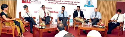  ??  ?? PANEL FROM LEFT: VERITÉ RESEARCH ECONOMIC RESEARCH HEAD SUBHASHINI ABEYSINGHE, TEA EXPORTERS’ ASSOCIATIO­N EX-CHAIRMAN NIRAJ DE MEL, DEPARTMENT OF COMMERCE FORMER DIRECTOR GENERAL P D FERNANDO, VERITÉ RESEARCH EXECUTIVE DIRECTOR DR. NISHAN DE MEL,...