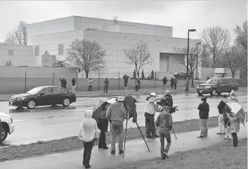  ?? JIM GEHRZ/THE ASSOCIATED PRESS ?? Paisley Park, the 65,000-square-foot private estate and production complex of the late rock superstar Prince, located in a Minneapoli­s suburb, will open to the public in October.