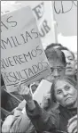  ??  ?? Protestas en Ciudad de México por las desaparici­ones. Los 37,485 casos oficiales de personas desapareci­das en México son apenas la punta del iceberg en el aumento de la violencia e insegurida­d que se registra en el país en los últimos años