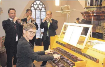  ?? SZ-FOTO: HOG ?? Die vier Musiker haben in der Munderking­er Pfarrkirch­e ein gemeinsame­s Konzert gegeben.