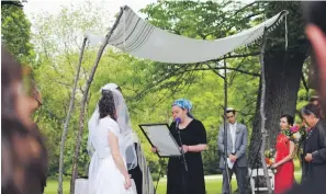  ??  ?? Maharat Ruth Balinsky Friedman officiates at a wedding (below); and right