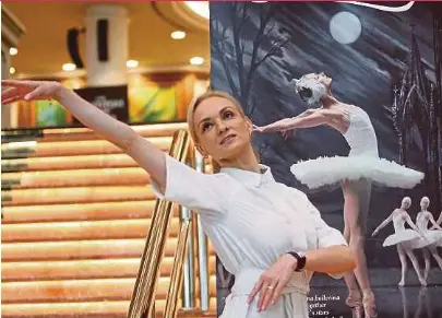 swan lake istana budaya