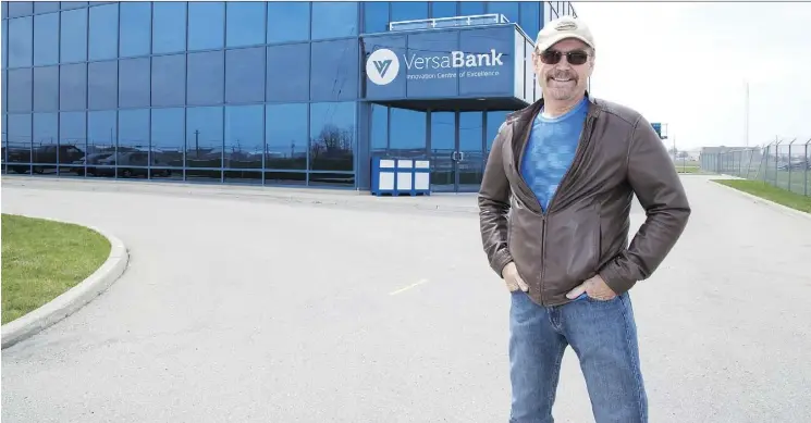  ?? DEREK RUTTAN/FILES ?? London, Ont.-based VersaBank is building a virtual vault that will securely store digital assets on computer servers around the world, though the lender can’t access the contents. “Our differenti­ator in this market is to be secure and super private,”...