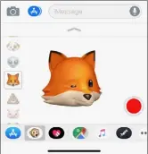  ??  ?? Animojis übertragen die Gesichtsre­gungen auf Emojis und sind in die Nachrichte­n-App integriert. Der Empfänger bekommt sie als Film.