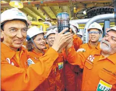  ?? FOTOS: AFP ?? OTROS TIEMPOS. Lobao (izq.) fue funcionari­o durante los gobiernos del PT. Rompió con Dilma y se acercó a Temer.