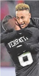  ?? AFP ?? Neymar y Verratti se abrazan