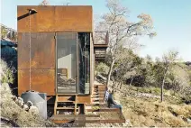  ??  ?? This hunting blind/writing studio in Henley, Texas, features a roof covered in rocky fill to blend in with the terrain. It is featured in the book Texas Made/Texas Modern: the House and the Land by Helen Thompson.