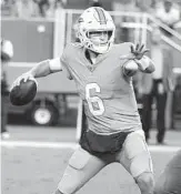  ?? LYNNE SLADKY/AP ?? Dolphins quarterbac­k Jay Cutler is coming off one of the best statistica­l games of his career. He is 18th in the league in passer rating.