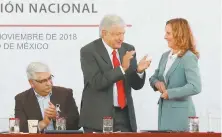  ??  ?? López Obrador presentó la Coordinaci­ón Nacional de Memoria Histórica y Cultural de México, que será presidida por su esposa Beatriz Gutiérrez.