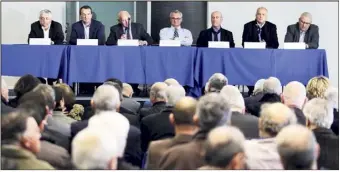  ?? (Photo Dylan Meiffret) ?? Des débats tendus, parfois houleux se sont tenus hier après-midi au complexe Saint-Exupéry. Mais aucune convention n’a été actée pour sortir de « l’impasse Balançan ».