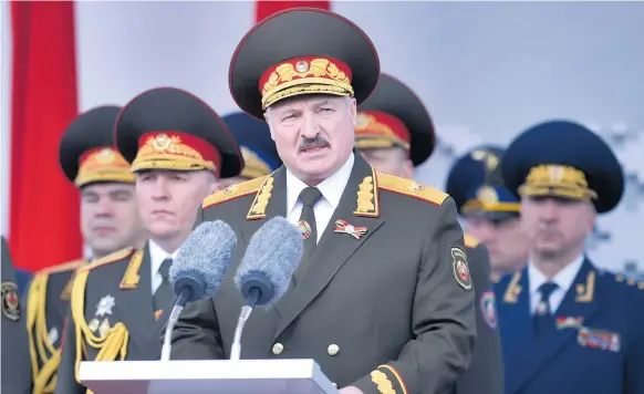  ?? Foto: Sergei Gapon/ap ?? Att någon annan än den sittande presidente­n Aleksandr Lukasjenko skulle segra i helgens presidentv­al i Belarus ser de flesta som otänkbart. Trots det har han ett starkare motstånd än på ett decennium.