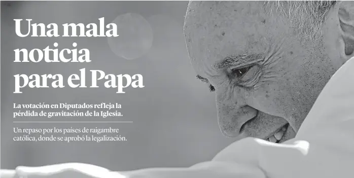  ?? (AP) ?? En simultáneo. El papa Francisco, el miércoles en la tradiciona­l audiencia de los miércoles. Mientras, en la Argentina, la Cámara de Diputados marchaba hacia la legalizaci­ón del aborto.