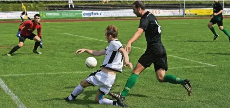  ?? RP-FOTO: G. EVERS ?? Viktoria Goch, hier im Derby gegen SGE Bedburg-Hau, tritt am Sonntag erst um 16 Uhr bei VfB Uerdingen an.