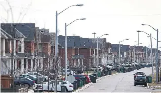  ?? COLE BURSTON TORONTO STAR FILE PHOTO ?? The suburbs have the space for multi-generation living, but not the community supports of village-style neighbourh­oods.