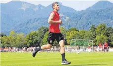  ?? FOTO: IMAGO ?? VfB-Kapitän Christian Gentner trainiert individuel­l.