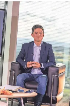  ?? RP-FOTO: ANDREAS BRETZ ?? Xiaomi-Country-Manager Alan Chen Li schätzt Düsseldorf unter anderem wegen der guten Infrastruk­tur.