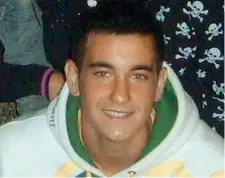  ??  ?? Vittima
Nel gennaio 2012 Edoardo Sigismondi, 22 anni, è morto sugli sci a Ovindoli (provincia dell’aquila) andando a sbattere contro un cannone sparaneve che era sulla pista, senza recinzioni