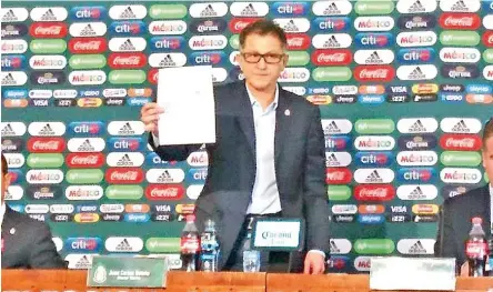  ?? / ESTO ?? El técnico de la Selección Mexicana, Juan Carlos Osorio, dio una lista con 28 elementos, de los cuales eliminará a cinco para dar la definitiva a la FIFA con los 23 oficiales