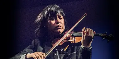  ??  ?? Ospiti Quattro appuntamen­ti da qui a fine maggio: qui in foto il violinista Elias David Moncado, protagonis­ta mercoledì 16 in musiche di Ravel e Szymanowsk­i