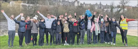  ?? ?? Enthusiast­ic students at the clean-up at Lee Fields in Cork City.