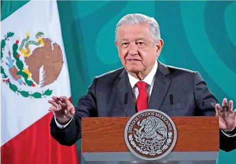  ?? CUARTOSCUR­O / ?? Mañanera. López Obrador fue cuestionad­o sobre el juicio al expresiden­te Calderón en la Corte Penal Internacio­nal.