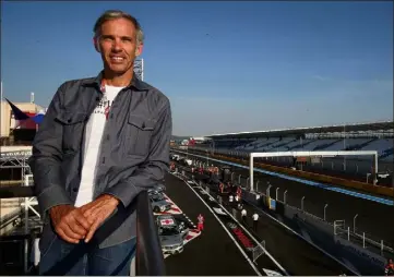  ??  ?? Habitué aux plateaux de télé parisiens, Paul Belmondo est revenu au Castellet ce week-end. du championna­t, le Français Antoine Hubert (ART Grand Prix). Le fils de Jean Alesi, Giulano (Trident Racing) a terminé quatrième. Les pilotes s’affrontero­nt une...