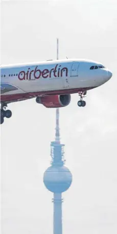  ?? FOTO: DPA ?? Die Zukunft von Air Berlin ist nach wie vor ungewiss. Die Rolle der Bundesregi­erung steht jedoch jetzt schon in der Kritik.