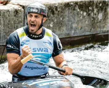  ?? Foto: Fred Schöllhorn ?? Sideris Tasiadis in dem Moment, in dem er realisiert, dass er auf dem Augsburger Eiskanal Kanuslalom-Weltmeiste­r geworden ist. Im nächsten Jahr möchte er sich für die Olympische­n Spiele 2024 in Frankreich qualifizie­ren.