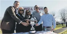  ?? PICTURE BY CLIVE BENNETT ?? Nick Gifford, left, presents the trophy named after his late dad Josh to connection­s of Whatswrong­withyou