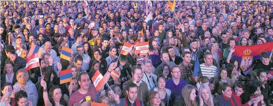  ??  ?? Das Public Viewing beim Song Contest zog die Massen an. Das wünscht sich die Regierung auch bei Investment­s in Start-up-Unternehme­n.