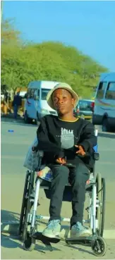  ?? ?? FOOTBALL COACH ON WHEELS: Lemogang Kgosietsil­e has not allowed his situation to dissuade him from dreaming big