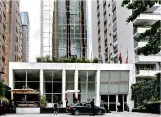  ?? Guilherme Stutz/Futura Press/Folhapress ?? Hotel Emiliano, um dos mais luxuosos de São Paulo, cujo dono morreu no acidente