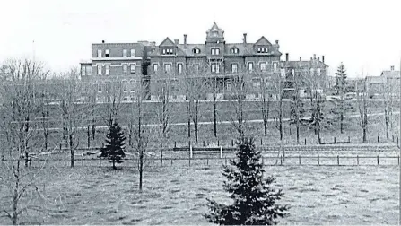  ?? SPECIAL TO THE EXAMINER ?? A view of the old Nicholls Hospital from George Street near Hilliard. (Trent Valley Archives, Electric City Collection, F50 2.062)