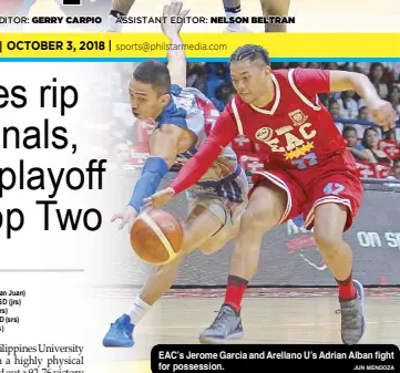  ?? JUN MENDOZA ?? EAC’s Jerome Garcia and Arellano U’s Adrian Alban fight for possession.