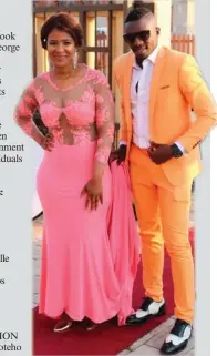  ??  ?? Bonelwa Marali (left) and Simamkele Qhoqho dressed to impress on the red carpet.