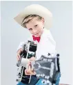  ?? @MASONRAMSE­Y ?? Mason Ramsey was discovered outside a Walmart.