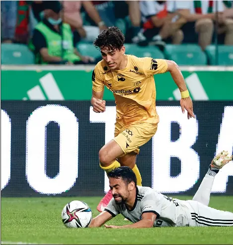  ?? ?? Kevin Nicol, below, says that Sebastian Tounekti, main, is a dangerous attacker now that his confidence has been restored