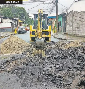  ?? ?? San Salvador CÁRCAVA
Las autoridade­s atendieron una cárcava que se formó en la zona de la iglesia Don Rúa, en San Salvador.