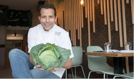  ?? ?? O chef Júlio Pereira vai dar a conhecer o seu percurso, na cozinha e nos negócios.