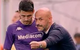  ?? ?? Personalit­à Il tecnico della Fiorentina Vincenzo Italiano, 45 anni, con Josip Brekalo al Franchi