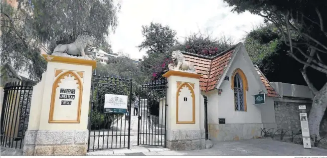  ?? FOTOGRAFÍA­S: MARILÚ BÁEZ ?? Acceso al Cementerio Inglés, en el barrio de la Malagueta.